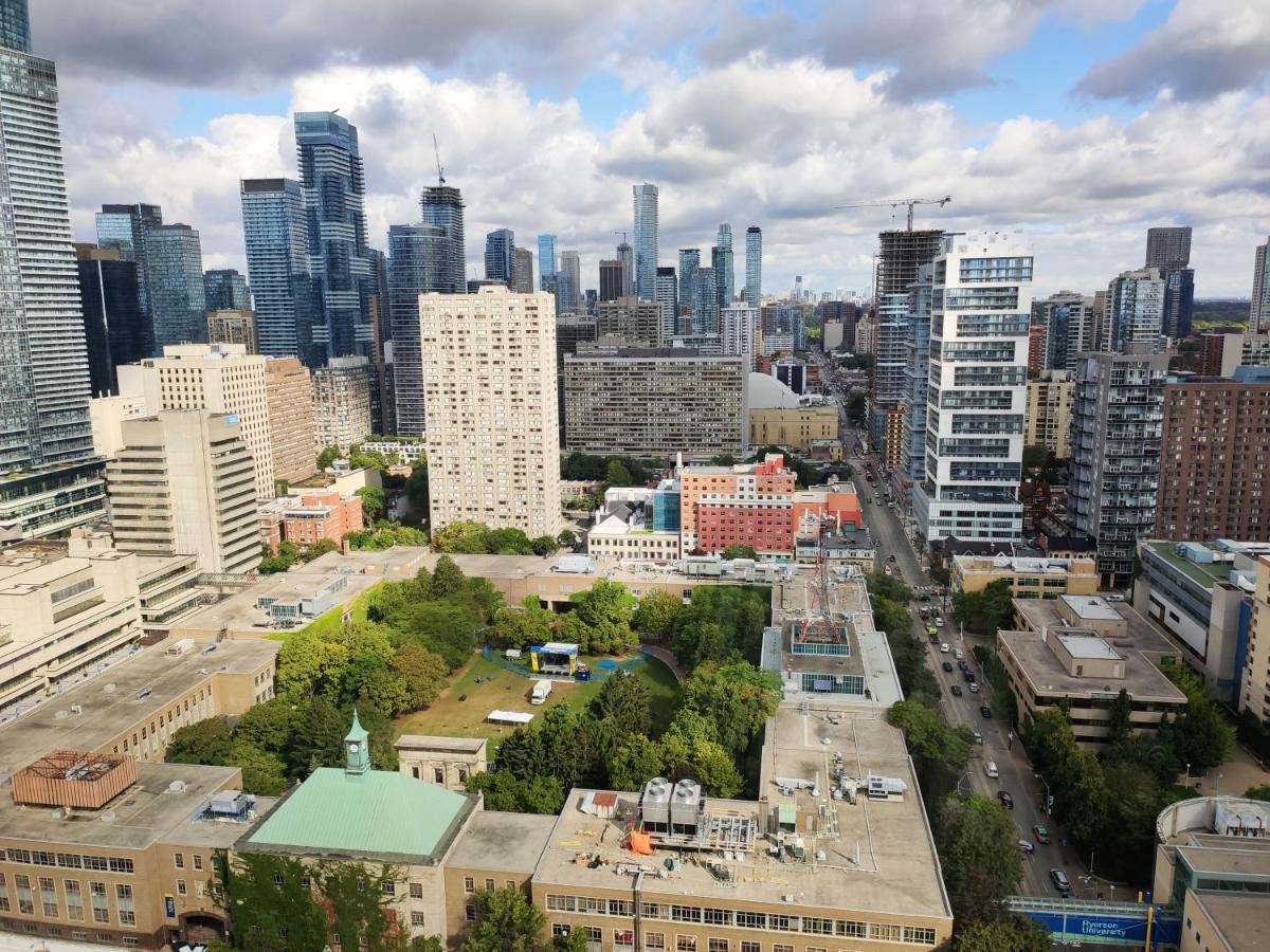 Toronto Metropolitan University-Daphne Cockwell Complex Residence Торонто Экстерьер фото